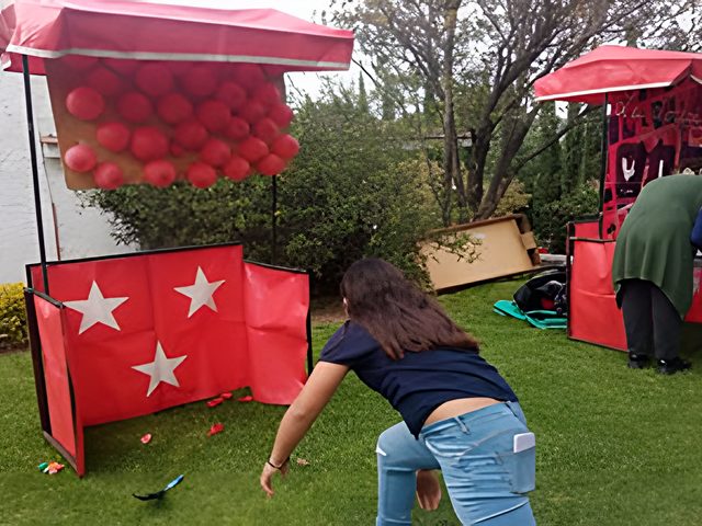 Juego de kermesse con globos